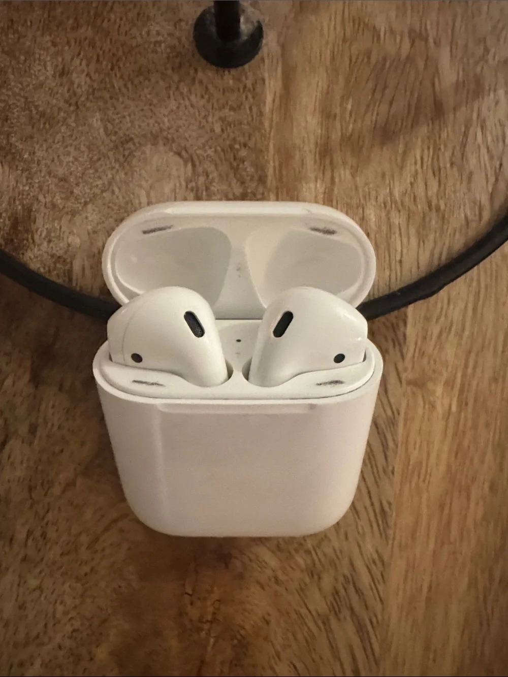Apple AirPods (2nd generation) with Charging Case - White